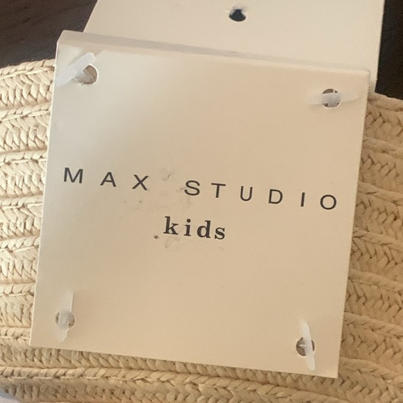 Max Studio Girl Straw Hat with Ribbon. - Picture 5 of 6